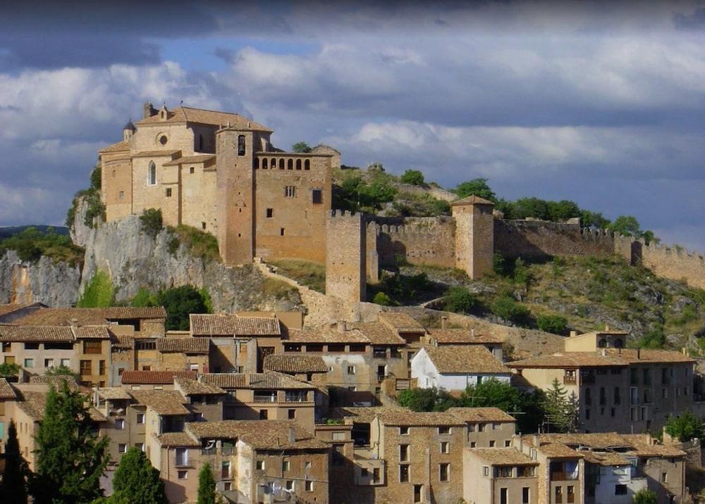 Hotel Santa Maria De Alquezar Exterior photo